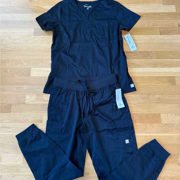 Butter Tops - NWT UA Butter-Soft Stretch Scrub Set Black V-Neck BSS452 & Jogger BSS708 Size M